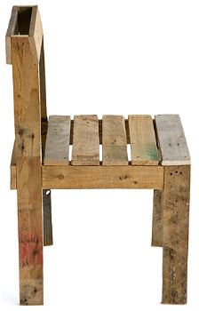 Zelfgemaakte stoelen van een oude pallet.