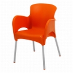 Oranje kunststof tuinstoel, stapelbare stoel van plastic.